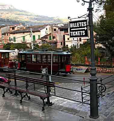     ab rummppelt es nach Port de Sóller   ... 
