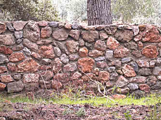    rötlicher Stein   ...   