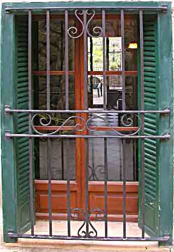    Fassade & Innenhof    .... 